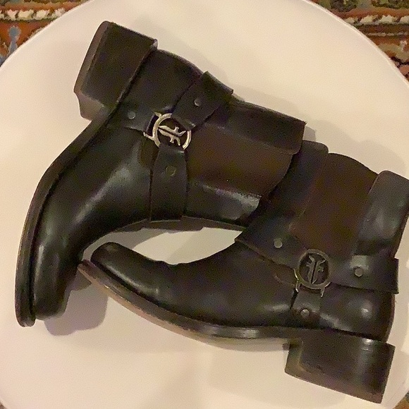 Frye Brown Square Toe Buckle Harness Moto Boots Vintage Look Size 9.5 - Picture 2 of 7